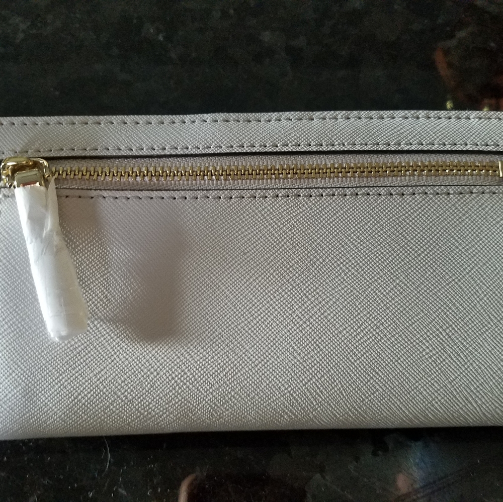 Kate Spade Wallet - Picture 3 of 5